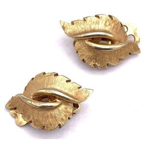 Vintage Leaf Clip on Earring Gold Tone